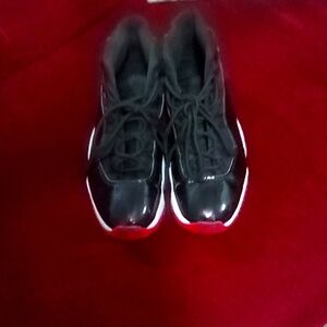 Jordan 11s